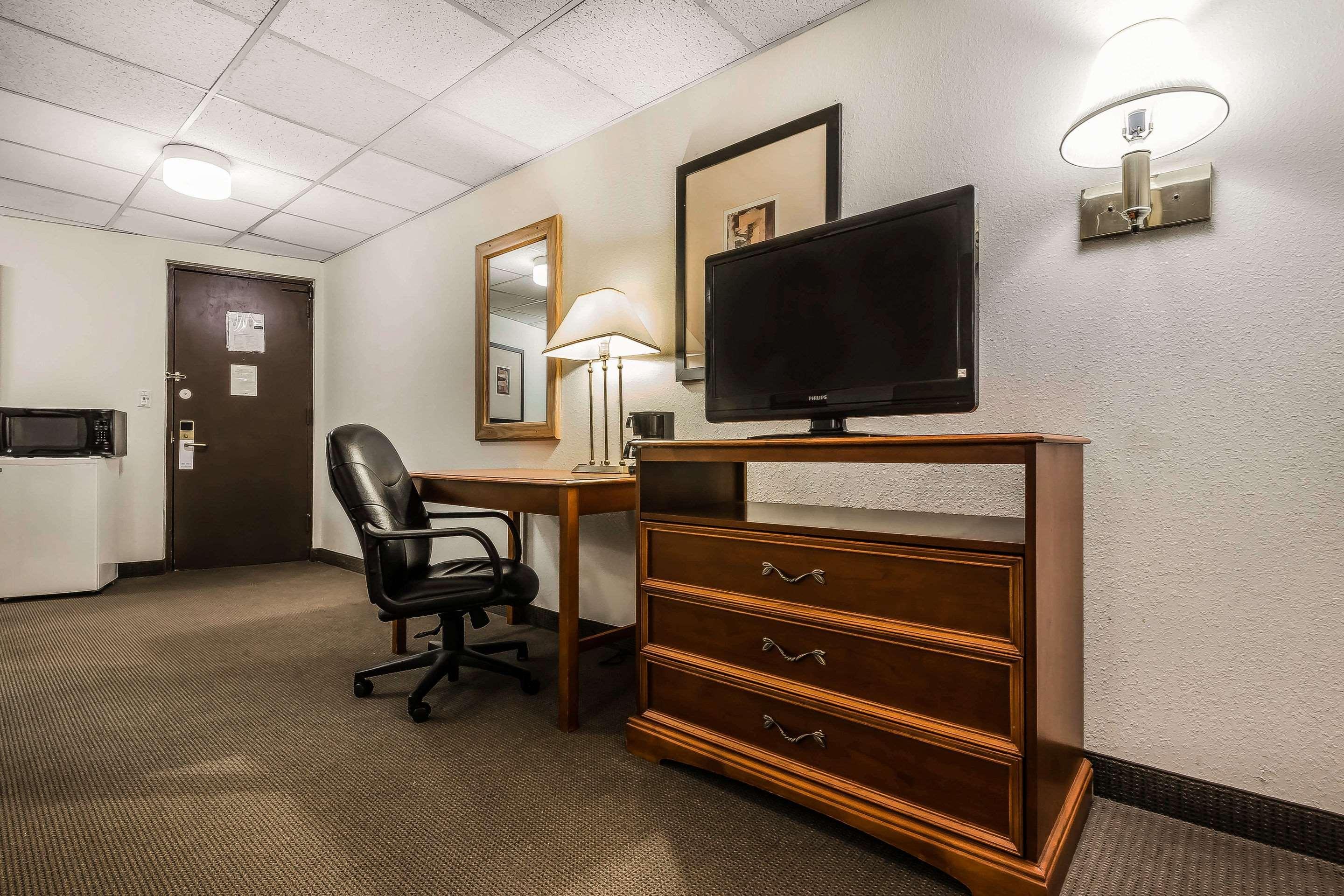 Quality Inn & Suites Binghamton Vestal Екстериор снимка